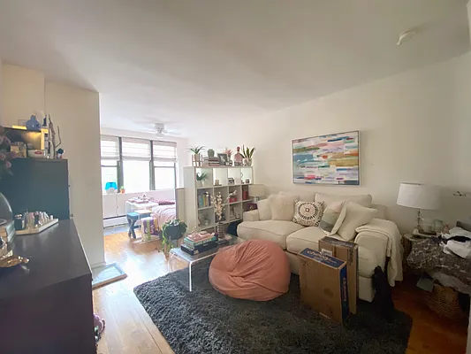 Rented by Compass | media 9