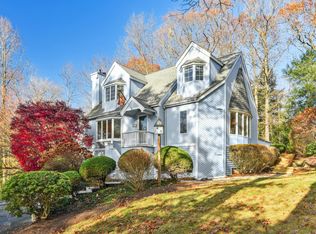 61 Tomahawk Trl, Sandy Hook, CT 06482