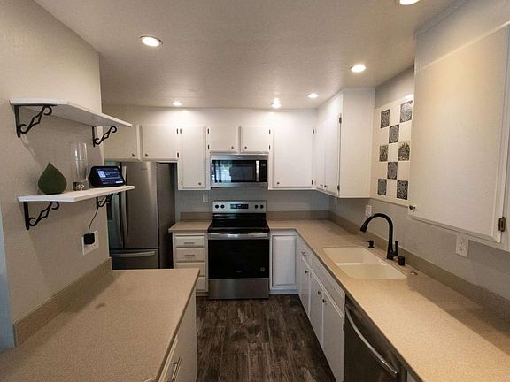 5th image of 3005 Aurora Ct