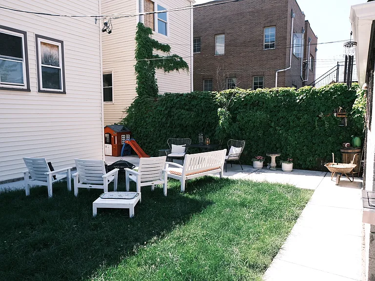 2432 N Rockwell St #1 — Photo 10