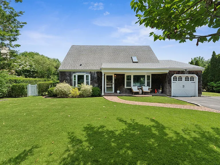 14 Meadowgrass Ln — Photo 4