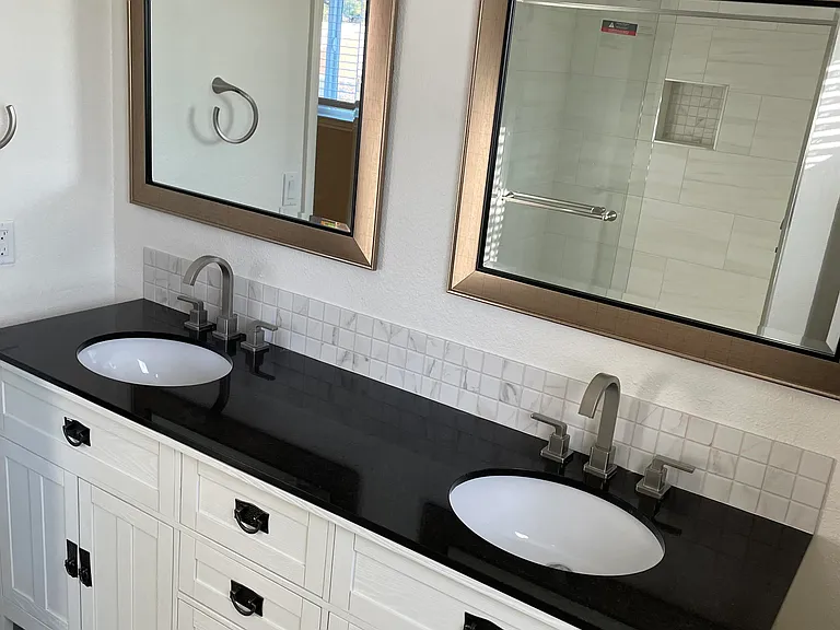 448 Lisa Ann St — Photo 3