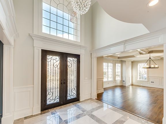 3rd image of 360 McLoud Dr