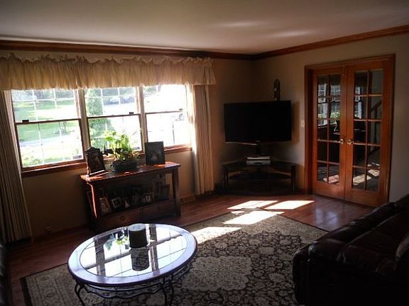 5th image of 28 Dormay Ln