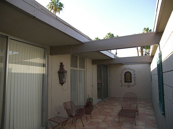 5th image of 267 E Twin Palms Dr