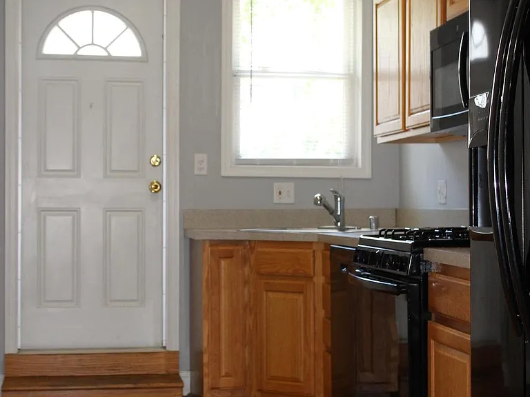 604 S Luzerne Ave — Photo 11
