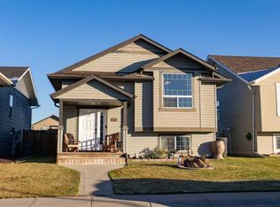 171 S Long Close, Red Deer, AB T4R0J6