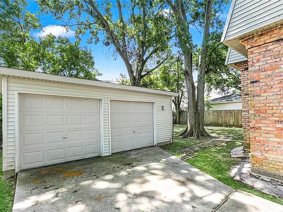 3rd image of 233 Cottonwood Dr