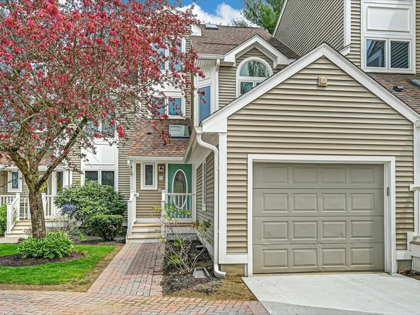 73 Pointe Rok Dr #73, Worcester, MA 01604