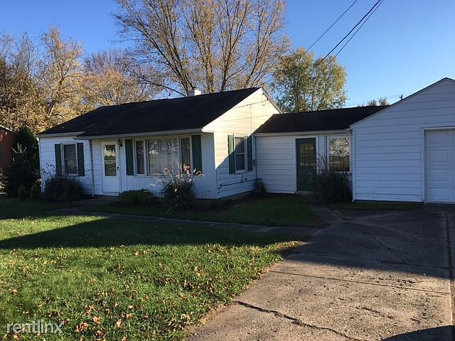 1st image of 976 Country Club Dr