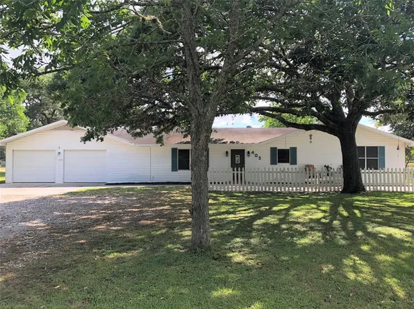 403 S Wharton, Louise, TX 77455