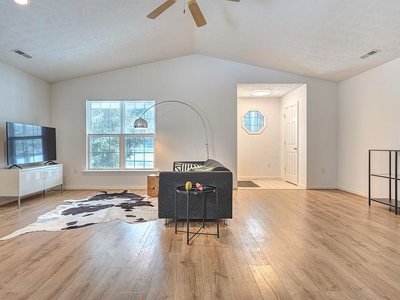 4th image of 309 Cedar Hill Dr