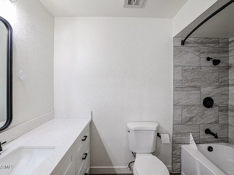 1803 W Maryland Ave — Photo 30