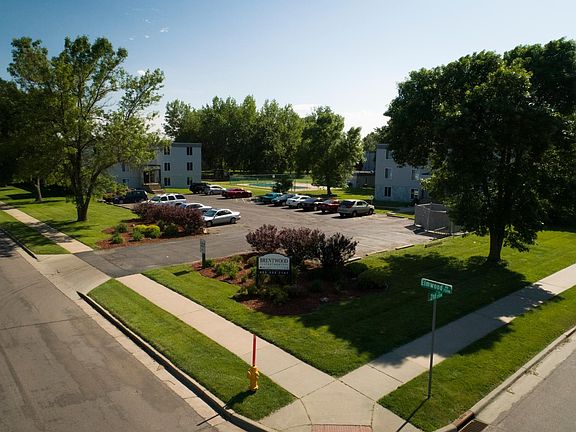 Brentwood Apartments