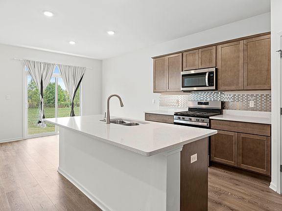 4th image of 10463 Morse Place St