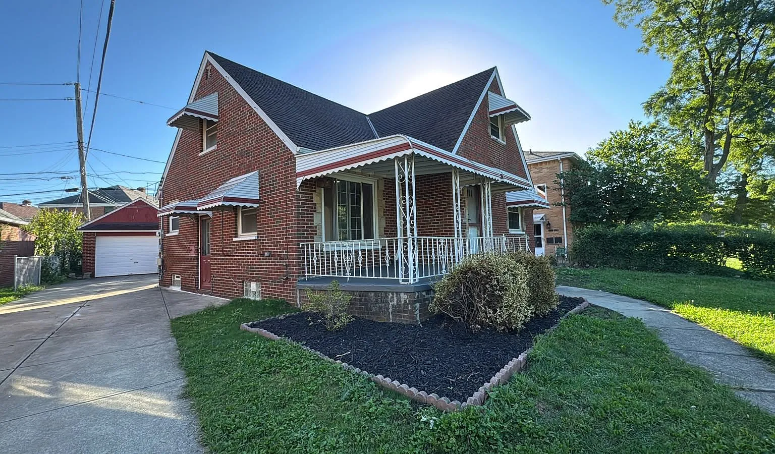 3 bed, 2.0 bath, 1398 sqft, $1,800 — Photo 1