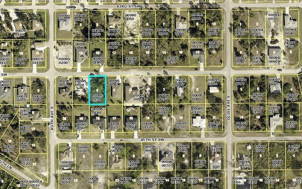 2nd image of 3215 44th St SW