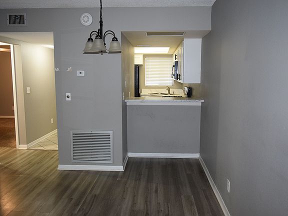 4th image of 2037 San Marcos Dr SE APT 327