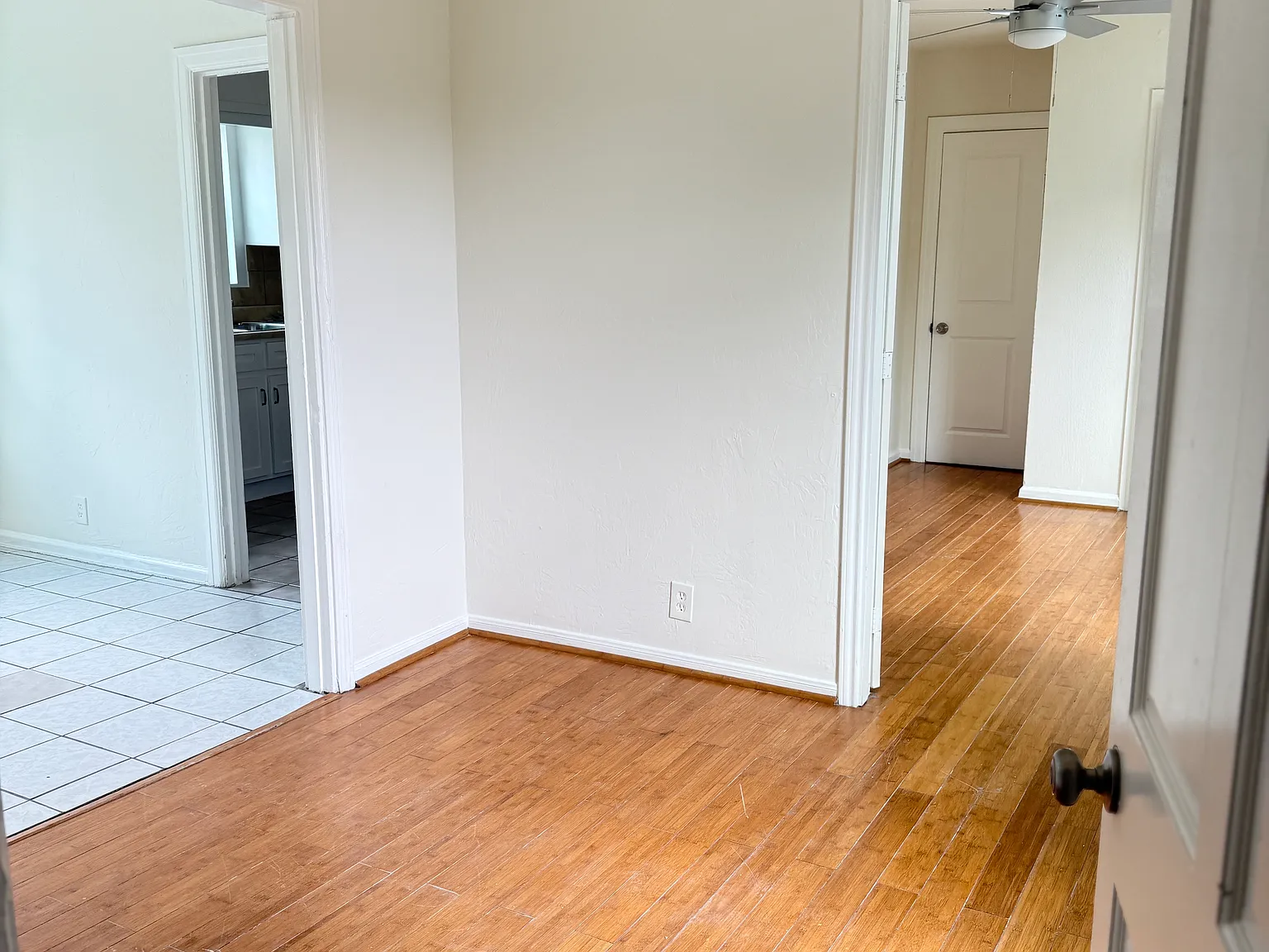 2 bed, 702 sqft, $1,200 — Photo 3