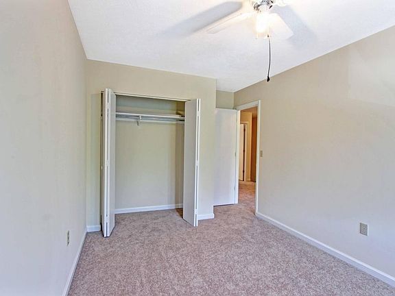 4th image of 947 Lora Ln