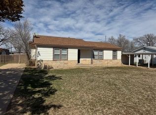 1040 W Dickens St, Slaton, TX 79364