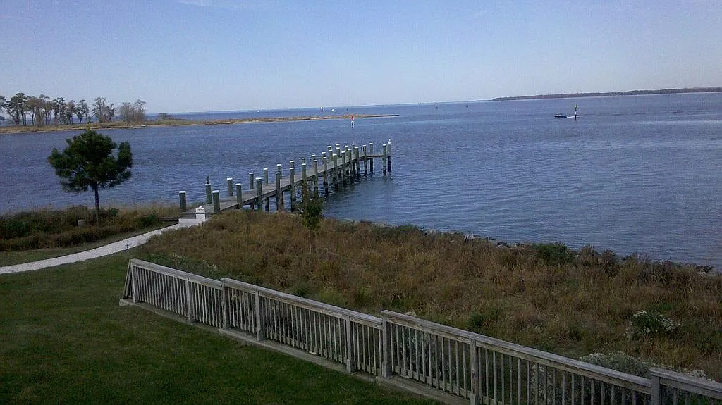 530 Narrows Pointe Dr photo 1