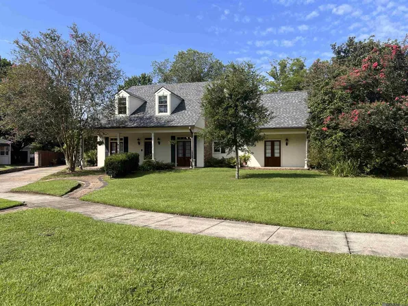6832 S Woodgate Ct, Baton Rouge, LA 70808
