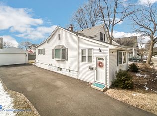 1032 E Jefferson Ave, Wheaton, IL 60187