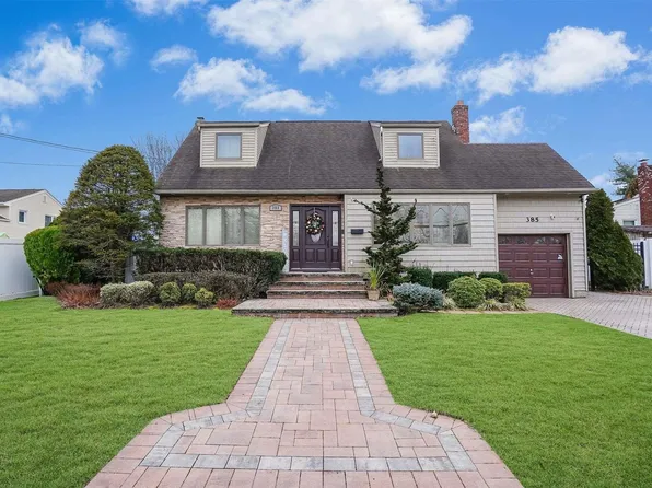 385 Rose Street, Massapequa Park, NY 11762