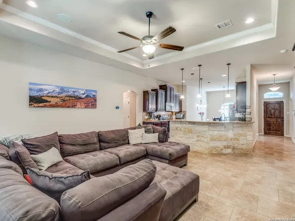 15723 GLENN LN, Selma, TX 78154