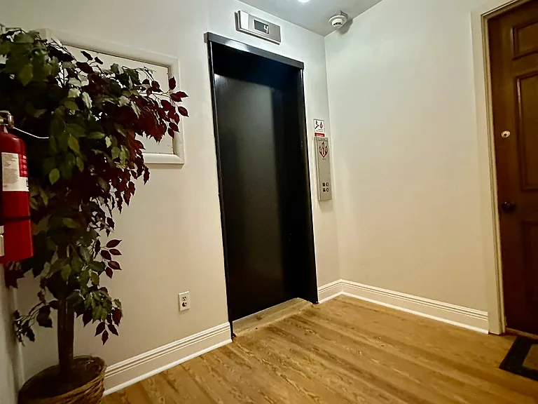 214 Chartres St #4 — Photo 11