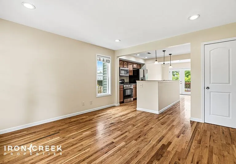 30 Olive St — Photo 5