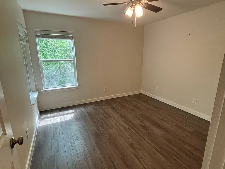 6409 Burns St #204 — Photo 10