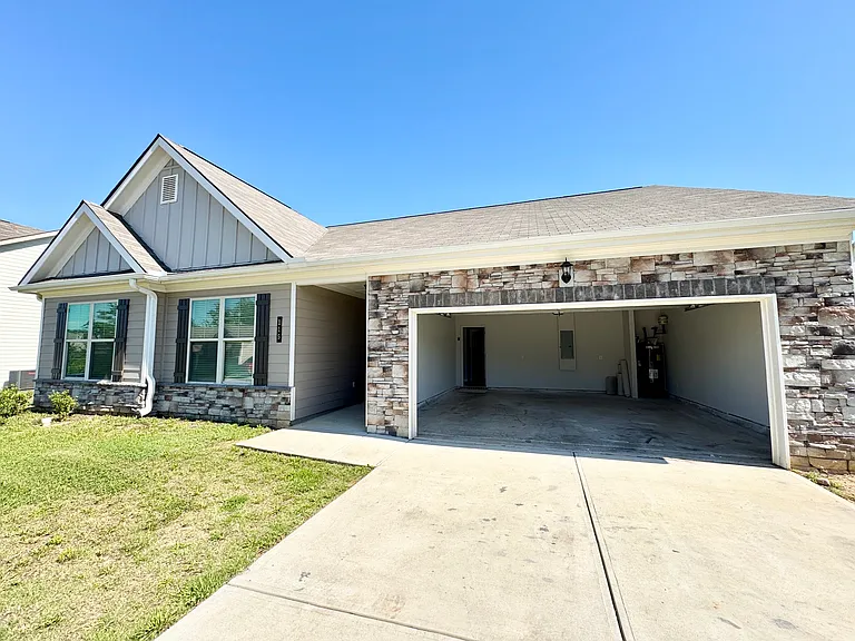 115 McGinnis Cir — Photo 2
