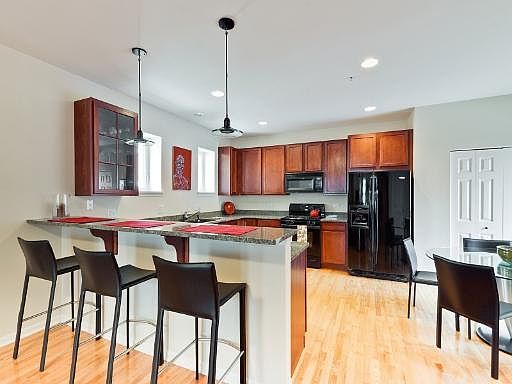5th image of 527 Chicago Ave #C