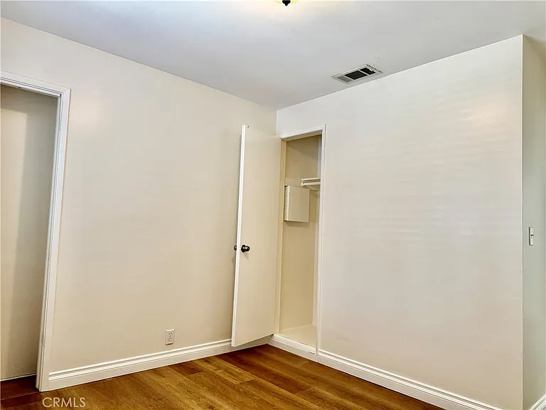 1906 W Kenoak Dr — Photo 14