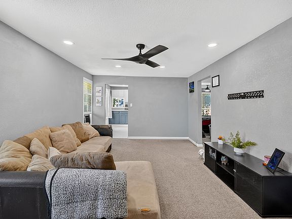 3rd image of 3910 4th St