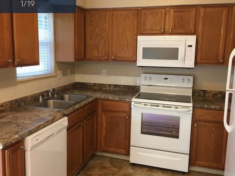 887 Philadelphia Dr — Photo 6