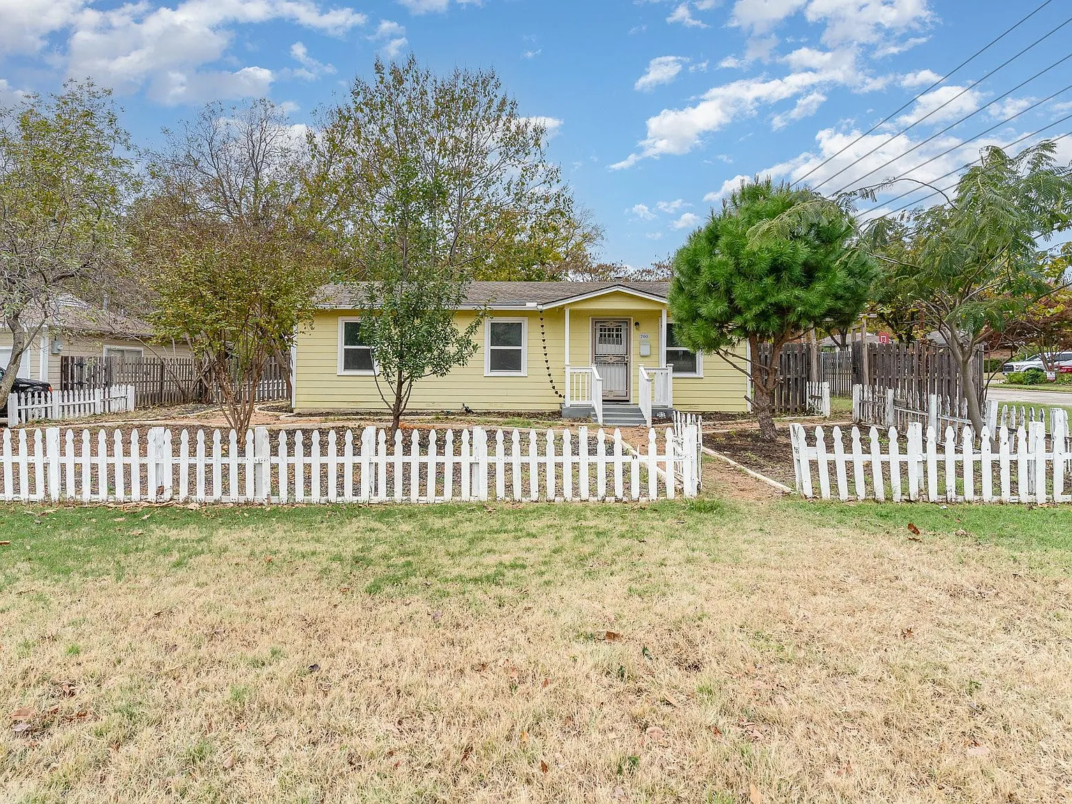 3 bed, 988 sqft, $2,200 — Photo 2