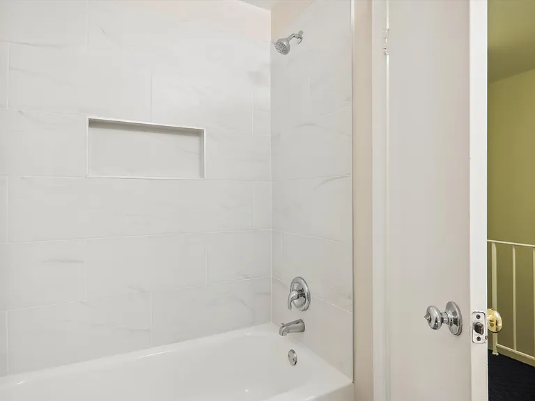 5626 Onslow Way — Photo 4