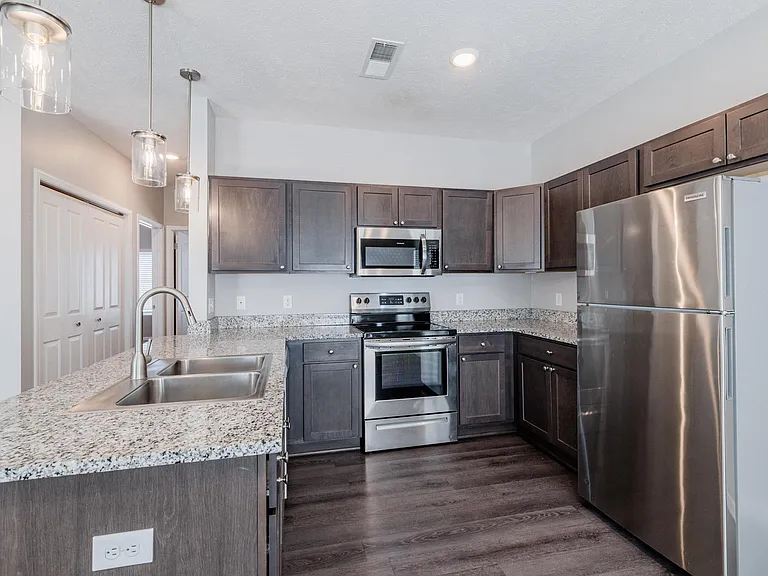 Trailview Apartments at Pioneers Park — Photo 71