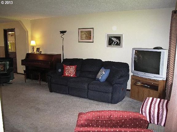 3rd image of 8006 NE 27th St