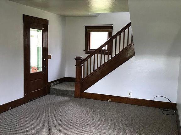 4th image of 2447 Mercer St