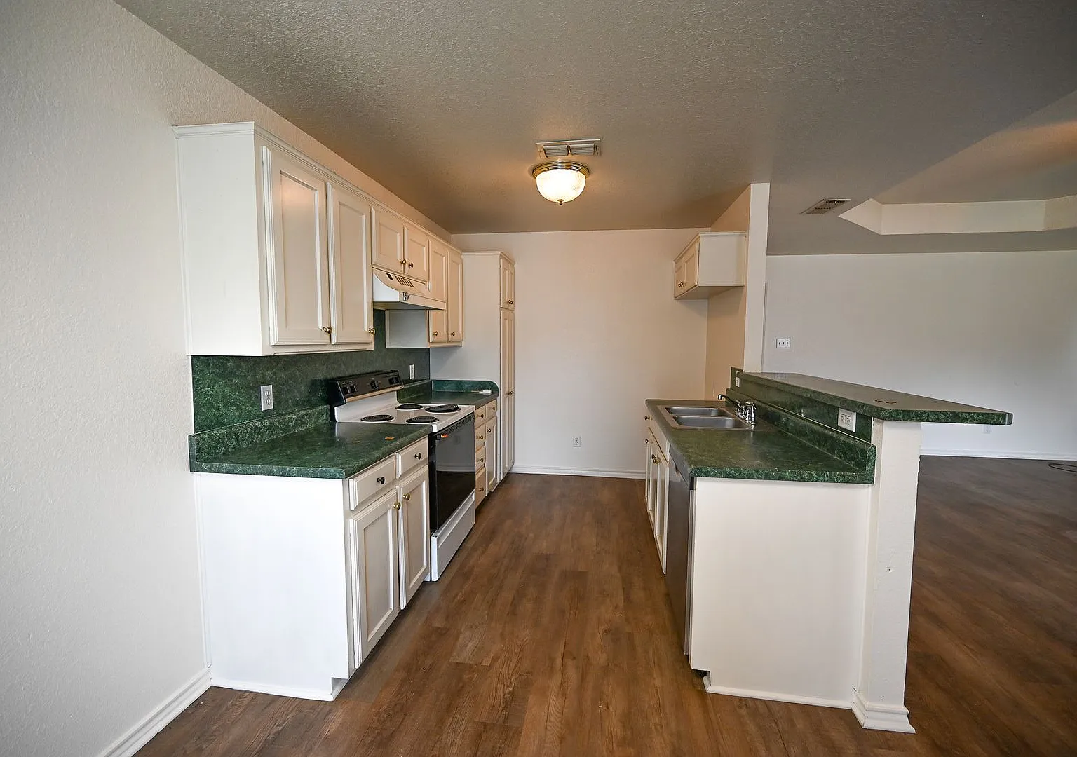 3 bed 2 bath Duplex Decatur TX — Photo 3