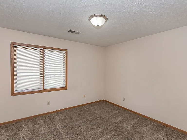 921 Pius Ln — Photo 6