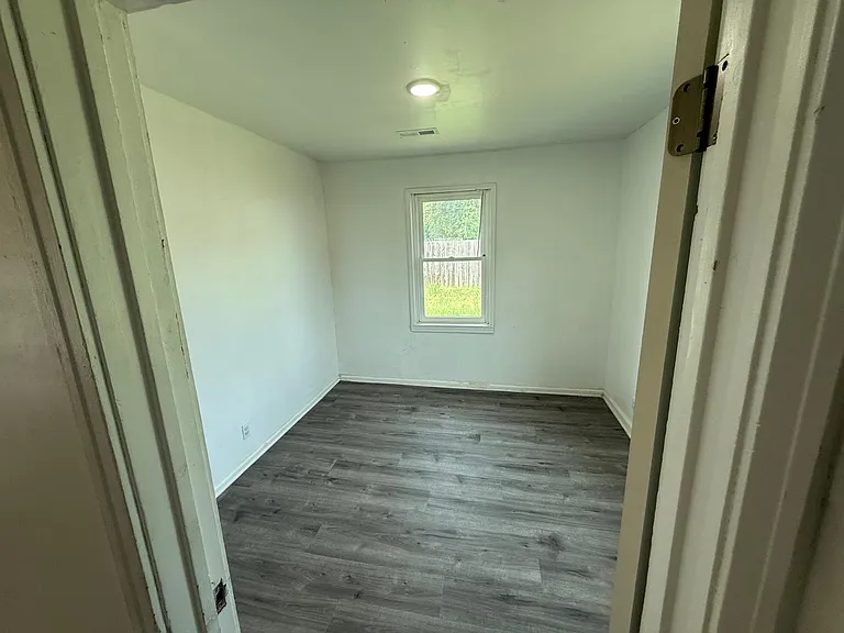 3125 S Old Lawrence Rd — Photo 2