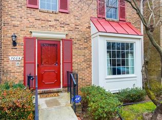 7005 Leewood Forest Dr, Springfield, VA 22151