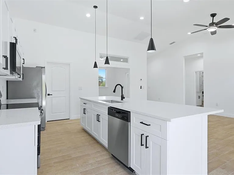 6 Bank Ct — Photo 13