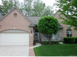 51805 Stoneridge Dr, Shelby Township, MI 48316