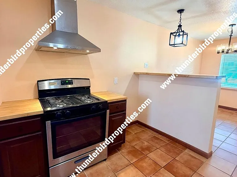 1307 San Mateo Blvd NE — Photo 12